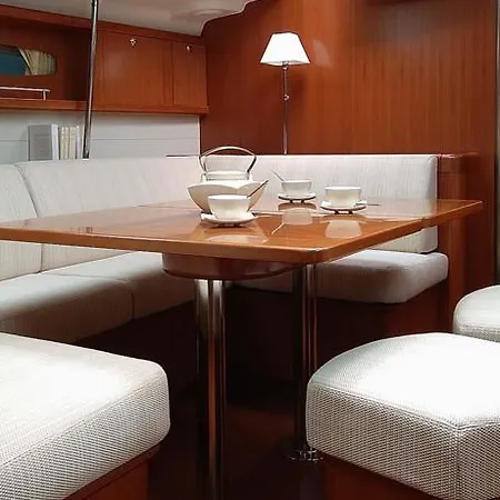 Boat In 船上ホテル